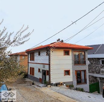 Altınoluk Köyünde Deniz Manzaralı Uygun Fiyata Villa