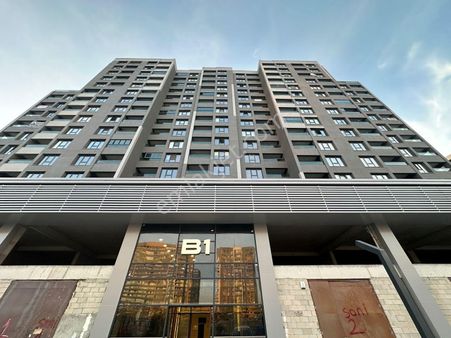 Cumhuriyet Mah. Ap İst Port'ta Sıfır Eşyalı 1+1 Kiralık Daire