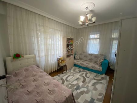 Makro Life Gayrimenkul'den Bağcılar Ahmet Kaya Caddesinde Satılık 3+1 Fırsat Daire