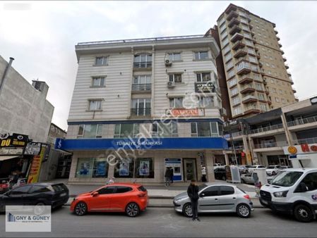 Sancaktepe'de 3 Katlı 460m² Köşebaşı Kurumsal Kiracılı 12 Yıllık