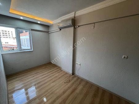 Kat Mülkiyetli Kampüs Dibi Apt. Yönetimli Düzgün Bina 1+1 Daireler