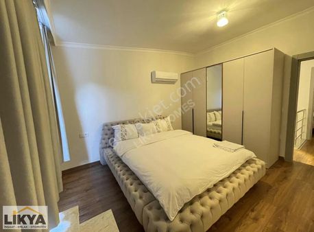 Taşyaka Mah. 3+1 Havuzlu Sitede Eşyalı Dubleks Satılık Daire