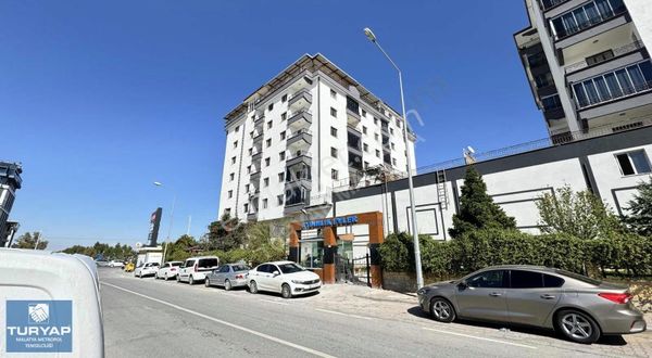 Turyap Metropol'den Fahri Kayahan'da 4+1 Kiralık Daire