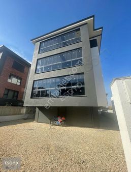 Esgyo'dan Zincirlikuyu'da Satılık Lüks Daire