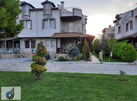 Akhisar Medar Mahallesinde Satılık Villa