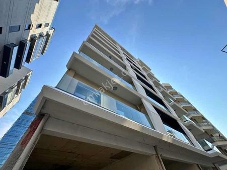 Bayraklı Adliye/tapu Yakını Plazalar Böl. Satılık 45 M² Dükkan