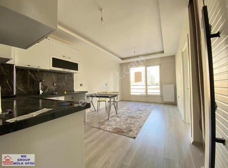 Mevlana'da Merkezi Lokasyonda Balkonlu Eşyasız 1+1 Kiralık Daire