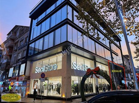 Eskidjide Merkezde Alemdar Caddesi Sanat Sokağında 365 M2 Dükkan
