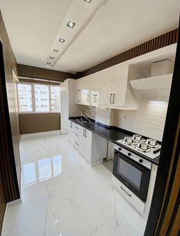 Sedir'de Önü Açık Tramvay Yakını Katta Masrafsız 3+1 Daire