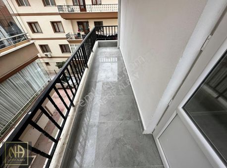 Yayla Mh Cadde Paraleli Full Yapılı Ara Kat 3+1 Satılık Daire