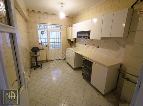 İncirli Barışyolu Cd Üzeri Bağımsız Fırsat 3+1 Satılık Daire