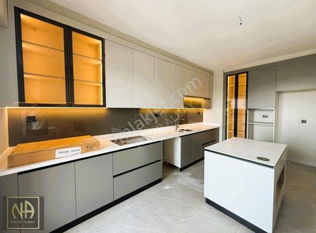 Ovacık'da Sıfır Site İçinde Bulvar Cephe Geniş 4+1 Satılık Daire