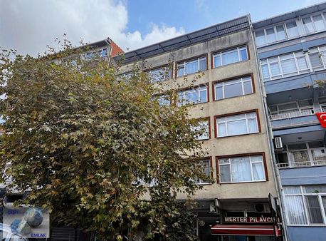 Çeşit Emlak Merter Metrobüse Yakın 2+1 Arakat Daire