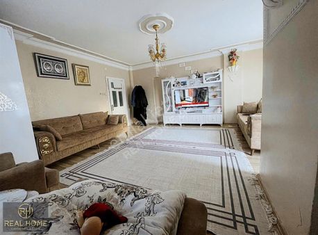 Kanaryanın En Güzel Konumunda 3+1 120 M2 Satılık Daire