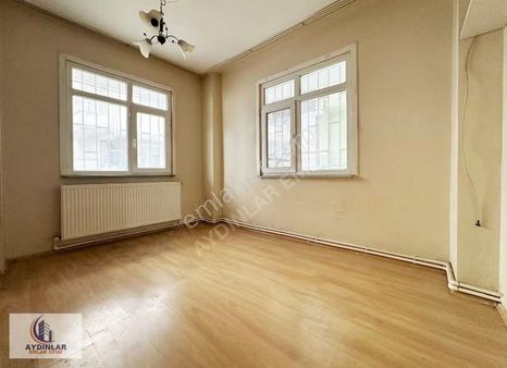 Çobançeşme Molla Gürani Cami Yakını Satılık 1+1 Yüksek Giriş