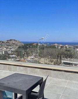 Kuşadası'nda Deniz Manzaralı 3+1 Daire