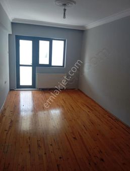 Kiralık Geniş Daire Adliye Karşısında