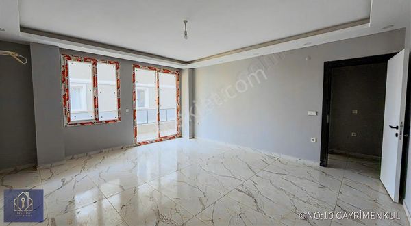 No:10 Gayrimenkulden Cadde Üstü Fırsat 3+1 Ebeveyn Banyolu Daire