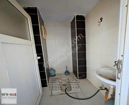 Kıraç Hürriyet Mahallesi'nde Geniş M2li 2+1 Satılık Yüksek Giriş