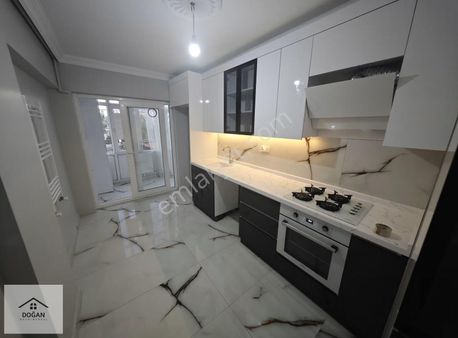 Fatih Metro Yanı Full Yapılı Satılık 3+1 Lüx Ara Kat Köşe Daire