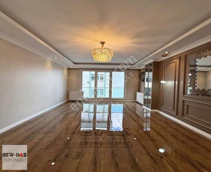 Mehterçeşme Mahallesi'nde Geniş M2, Dekorlu 2+1 Ara Kat