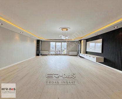 Pınar Mahallesinde Cadde Üzeri Dekorlu 2+1 Satılık Ara Kat Daire