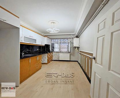 Çınar Mahallesi'nde Dekorlu 1+1 Satılık Yüksek Giriş Daire