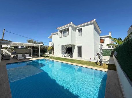 Alya Gayrimenkul Alaçatı Göbenede Fırsat Havuzlu Villa