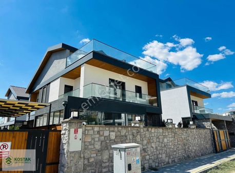 Kostak Gayrimenkulden İhtişamıyla Göz Kamaştıran 4+2akıllı Villa