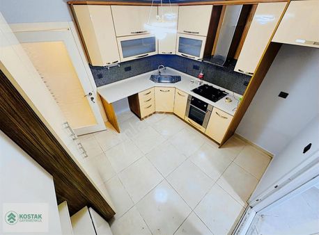 Kostak Gayrimenkul'den Akçay Merkezde Ara Kat Ön Cephe Geniş 2+1