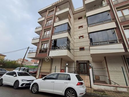 Çekmeköy Ferah Merkezi Konumda Kiralık 2+1 Daire