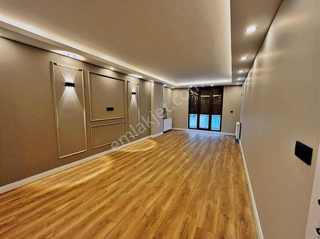 Yatırım'dan Küçükyalı'da Ayrı Mutfaklı Genç Yapıda 2.kat 3+1