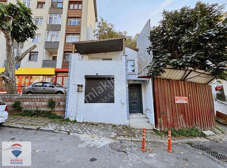 Üsküdar Selami Ali Mahallesinde Satılık Yenilenmiş Dubleks Daire