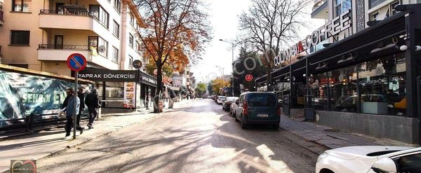 Bahçelievler 3. Cadde De (azerbaycan Cd.) Devren 140 M2 Dükkan + 340 M2 Bahçeli