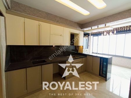 Royalest'ten Karataş'ın Kalbinde Kat Bahçeli Ultra Lüks 2,5+1