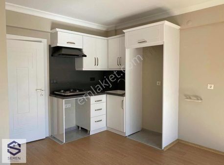 Seferihisar Turabiye Mahallesi Çarşı Merkezde Satılık 1+1