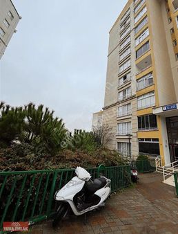 Kayaşehir 15.bölgede Kiralık Daire Metroya 1dk 3+1 Tadilatlı