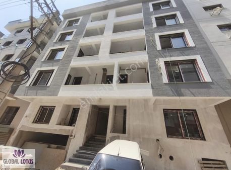 Karşıyaka Dedebaşı Mh. Nergiz İzban Yakını 2+1 Daire