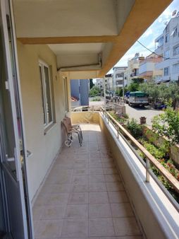 Altınoluk İlkbahar'dan Merkezde Yüksek Giriş 1+1 Geniş Balkonlu Fırsat Daire