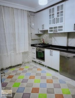 Basamak Gayrimenkulden Güngören Merkezde Satılık 2+1 Daire