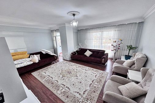 Metin Yapı'dan Cadde Üzeri İskanlı 120m2 Satılık 3+1 Daire!!!