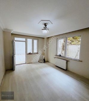 Yakuplu Metrobüse Yakın Büyük Teraslı Satılık 2+1 Daire