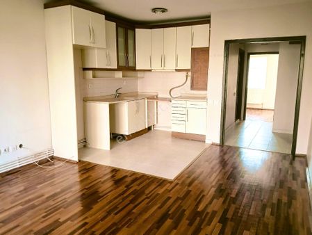 Kare Emlak'tan Mutlukent Akarsu'da Cadde Üzeri Bakımlı Kiralık 1+1 Daire