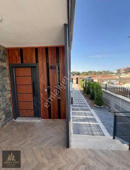 5+1 Açık Mutfak,site İçerisinde Bağımsız Bahçeli Satılık Villa