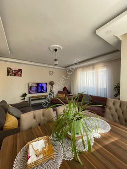 Sancaktepe Merve Mah. 2+1 Asansörlü İskanlı Satılık Arakat Daire