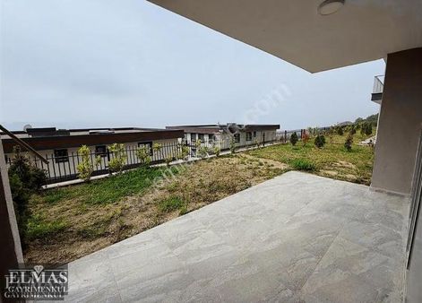 Sakarya Gölbaşı Konaklarında Göl Manzaralı Lüks 3+1 Bahçe Katı