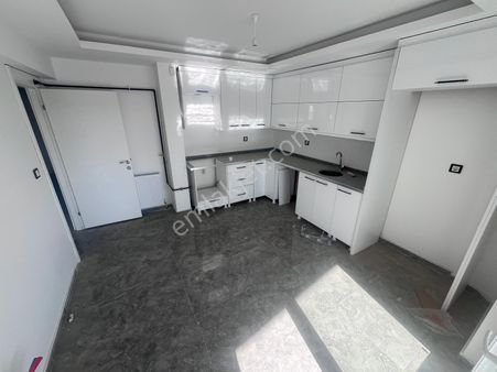 Saraycık'ta 4+1 Ara Katta E.banyolu-asansörlü-kilerli Dairee!!!!