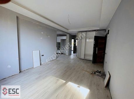 Esc'den 75.yıl Mh,de Geniş 3 Cepheli 2+1 Daire Esc2208