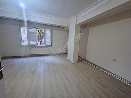 Kartal Atalar Mahallesinde İçi Yenilenmiş 2+1 Yüksek Giriş