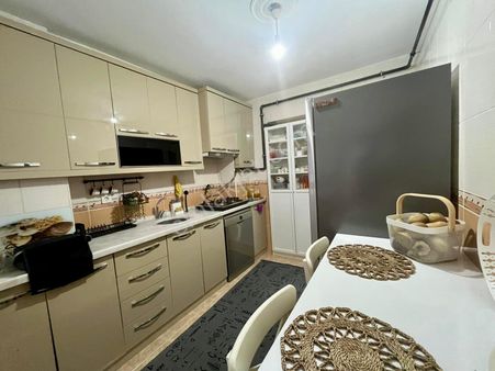 Atbiner Emlaktan Manisa Yunusemre Yeni Mahalle 2+1 90m2 Full Asansörlü Arakat Daire